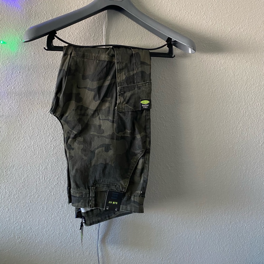 Men’s 34 slim fit camo cargo pants